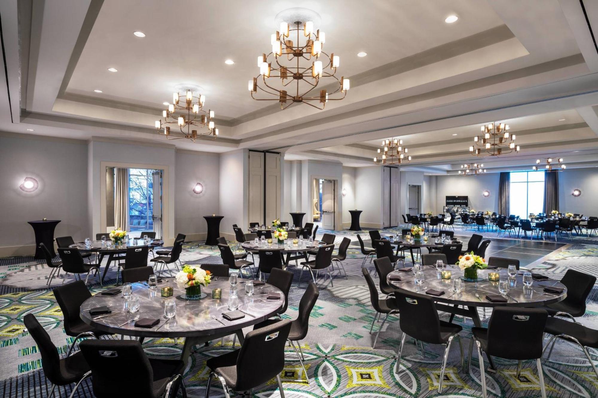 Colee, Buckhead, Autograph Collection